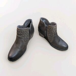 Earth Women's Leather Ankle Boots Black & Brown Zip Up Comfort Size 8M